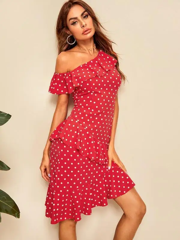 

2021 Oblique Shoulder Polka-dot Ruffled Dress.