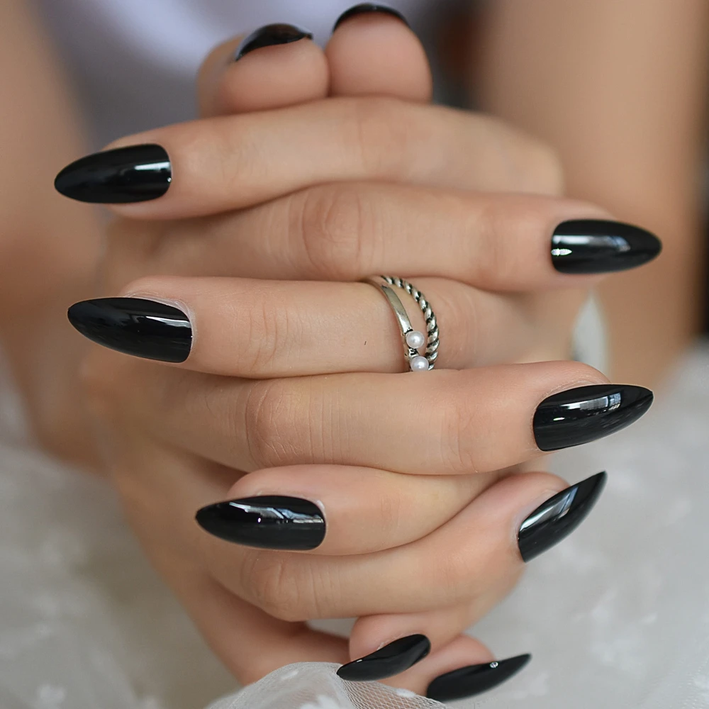 Черный УФ гель для ногтей полное покрытие глянцевый стилет однотонный цвет