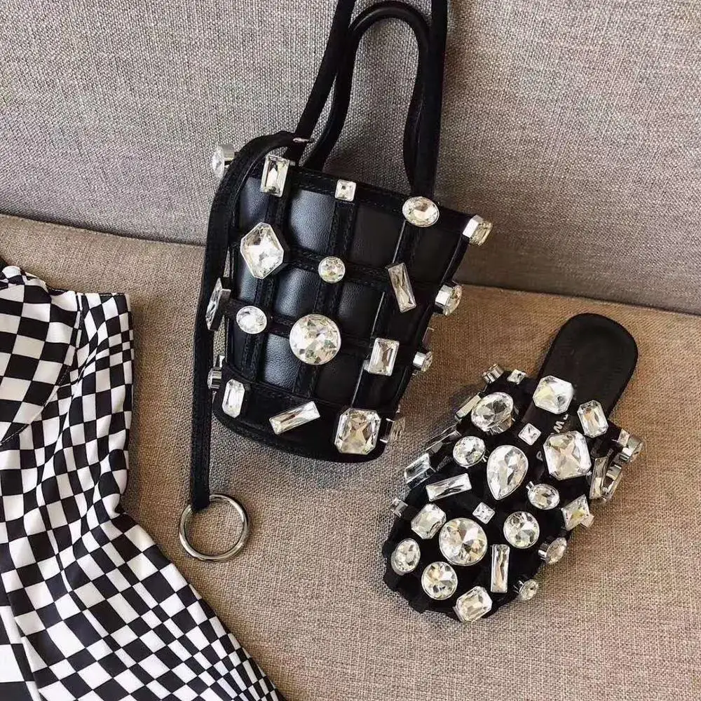 

vallu2021 summer new bright rhinestone flat bottom home outdoor wild white-collar beauty sandals