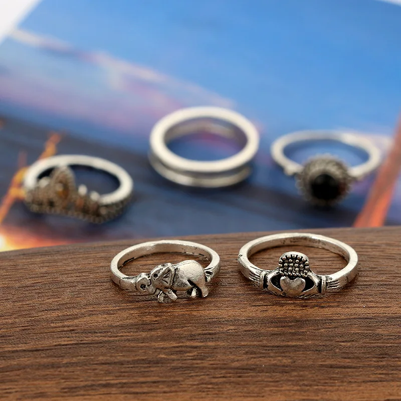 

8 Pcs Vintage Gemstone Crown Two-Handed Love Elephant Rings