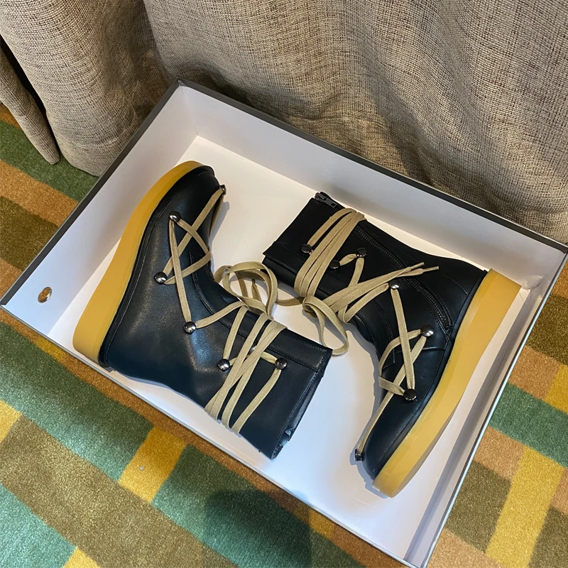 

Prova Perfetto 2020 New Personality High-top Lace-up Martin Boots Female British Style Fashion Zipper Short Boots Catwalk Boots