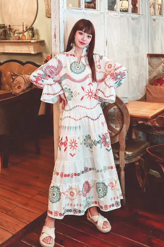 

Dresses Autumn New Retro Vacation Long Dress Ethnic Print Fairy Dress Stand Collar Long Sleeve Loose Big Hem Dress Kawaii
