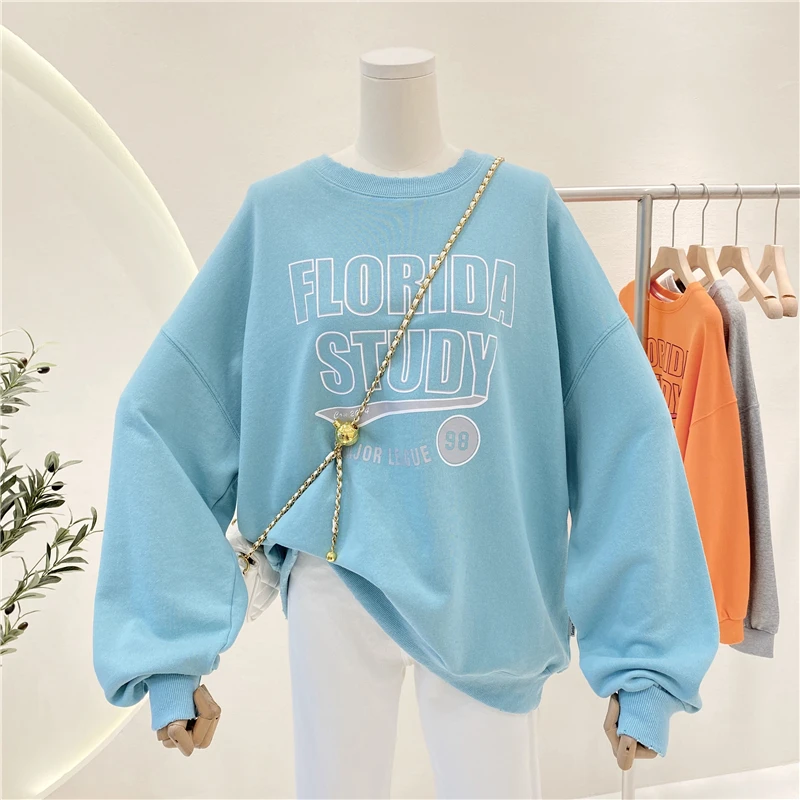 

Hoodies & Sweatshirts
