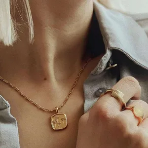 Женская винтажная цепочка Фигаро, ожерелье из нержавеющей стали с тиснением, стереоскопическим изображением цветов, квадратной формы, 2021