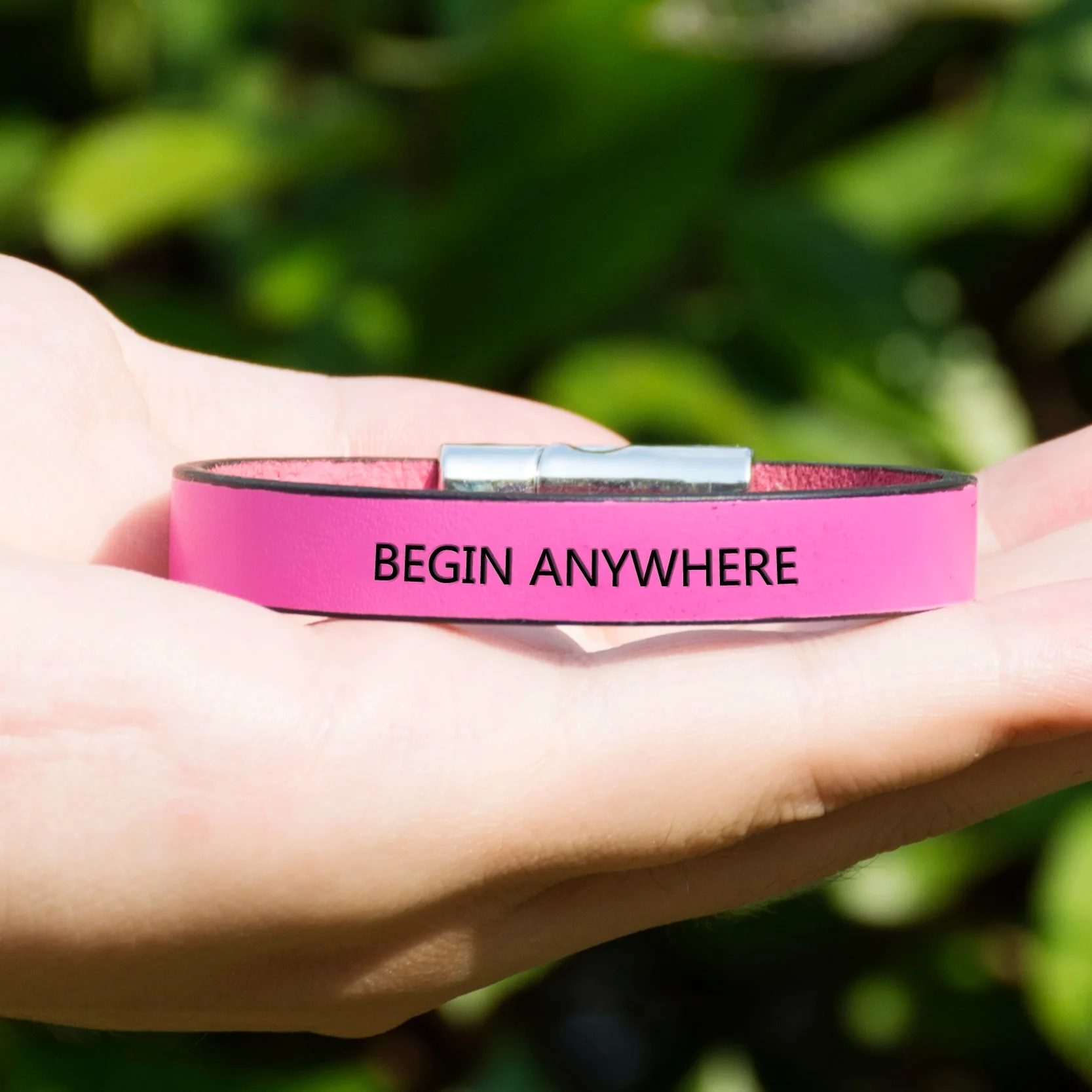 Начать в любом месте Выгравированные буквы браслет на магнитной застежке