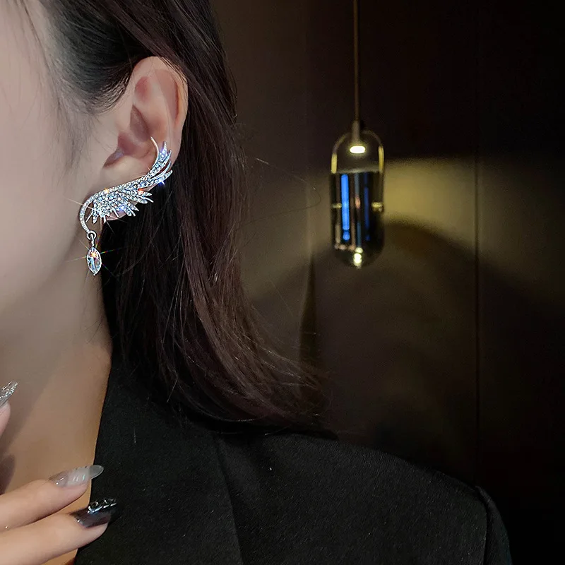 

Trendy Female Crystal Wing Drop Earrings Charm Silver Color Dangle Earrings For Women Cute White Zircon Stone Wedding Earrings