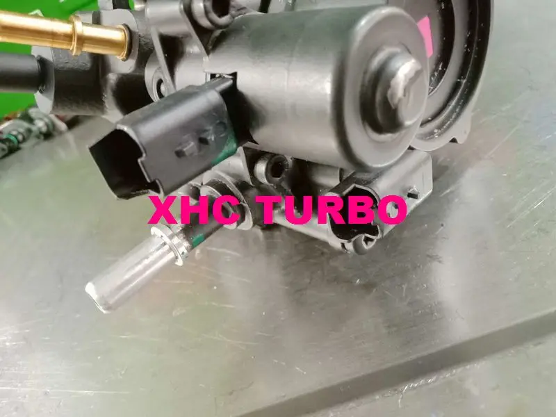 Насос инжекторный Континентальный A2C96443200 BK2Q-9B395-CB 5WS40693 FORD TRANSIT RANGER TOURNEO TKE 2 3 2011 |