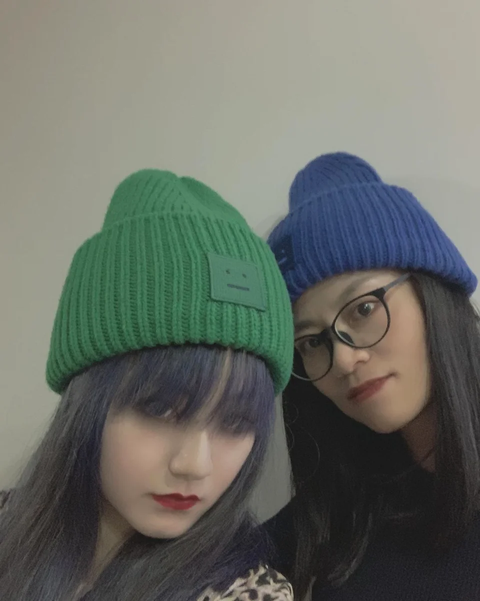 Милая улыбающаяся теплая шапка с вышивкой для женщин и мужчин новинка 2021