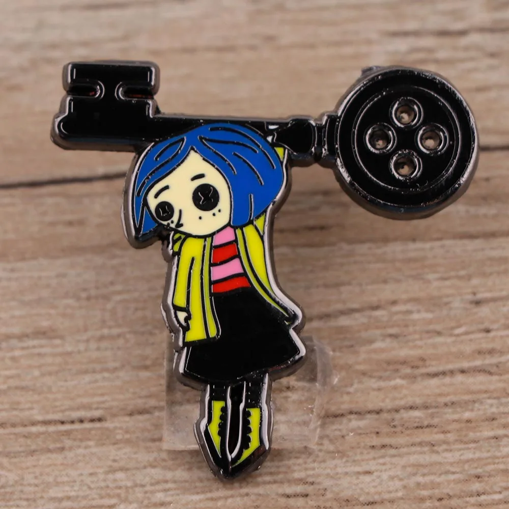 

BG1795 Coraline Horror Movie Cartoon Metal Enamel Pins Brooch Friends Badges Metal Denim Shirt Lapel Pin Jewelry Christmas Gift