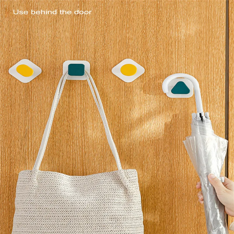 

4pcs Adhesive Carbon Steel Two Color Splicing Geometric Hook Kitchen And Bathroom Tableware Hanger Firm Decorate Home Space