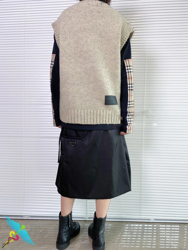 

WELLDONE Sweaters Casual Sleeveless V-Neck Cardigan Sweater WE11DONE Sweaters High Quality Fashion Warm Knitted Vest Cute Tops