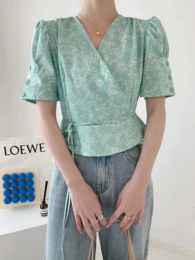 

French European and American women's retro floral top wrapped lace up shirt Bubble Sleeve Chiffon Blouse holiday shirt