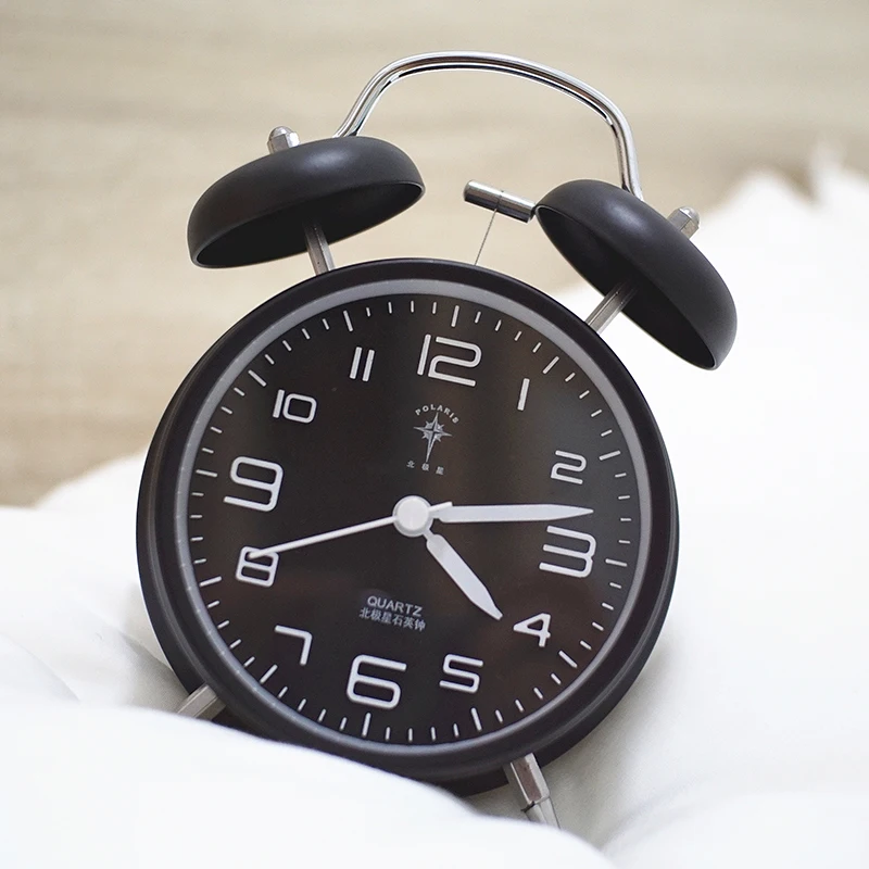 Маленький будильник детский креативный металлический черный для спальни