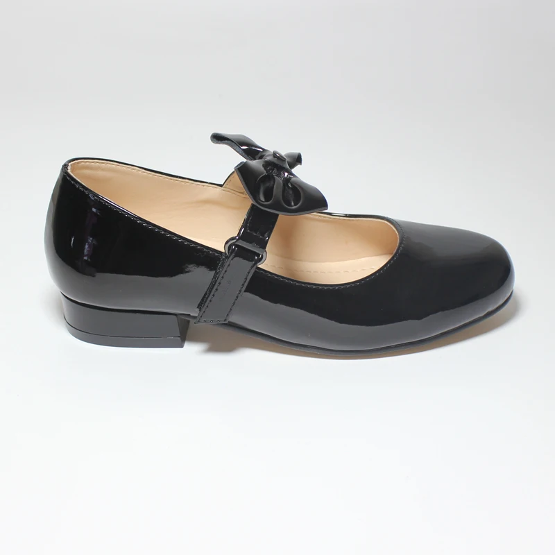 Туфли-лодочки детские на низком квадратном каблуке с бантиком |