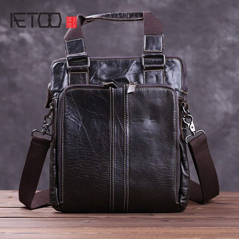 

AETOO Handmade mad horse leather men's bag, men's leather vertical one-shoulder bag, vintage leather slant bag