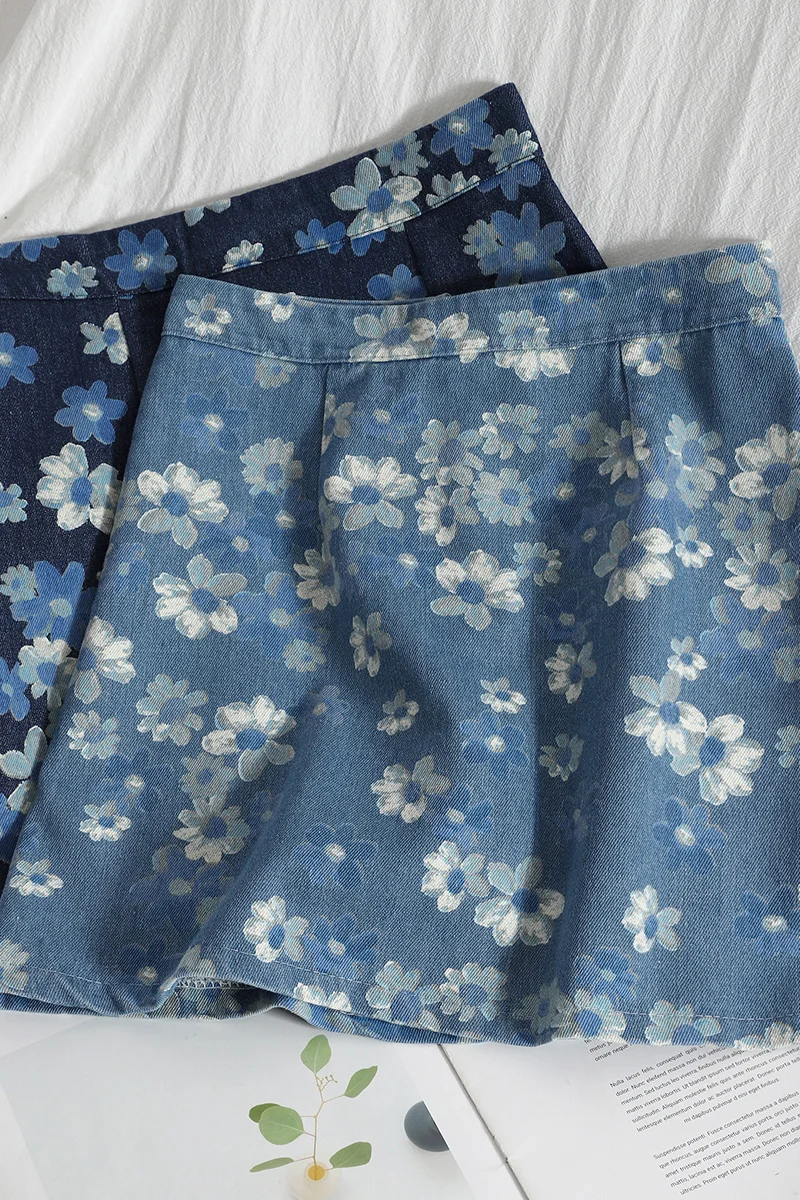 

Temperament Denim Short Skirt age reduction Korean floral skirt thin and versatile A-line skirt summer new high waist hip skirt