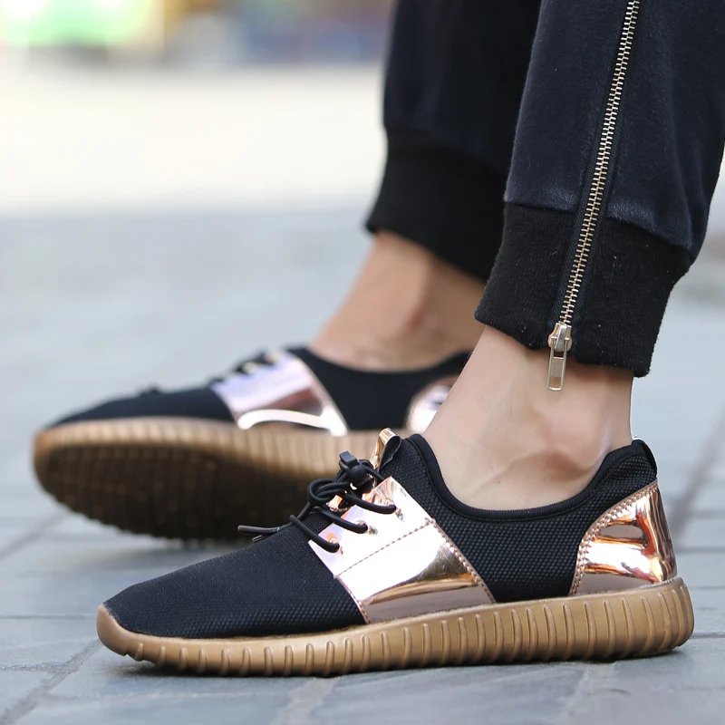 Мужские кроссовки легкие из дышащего материала с сеточкой и шнурками на каждый