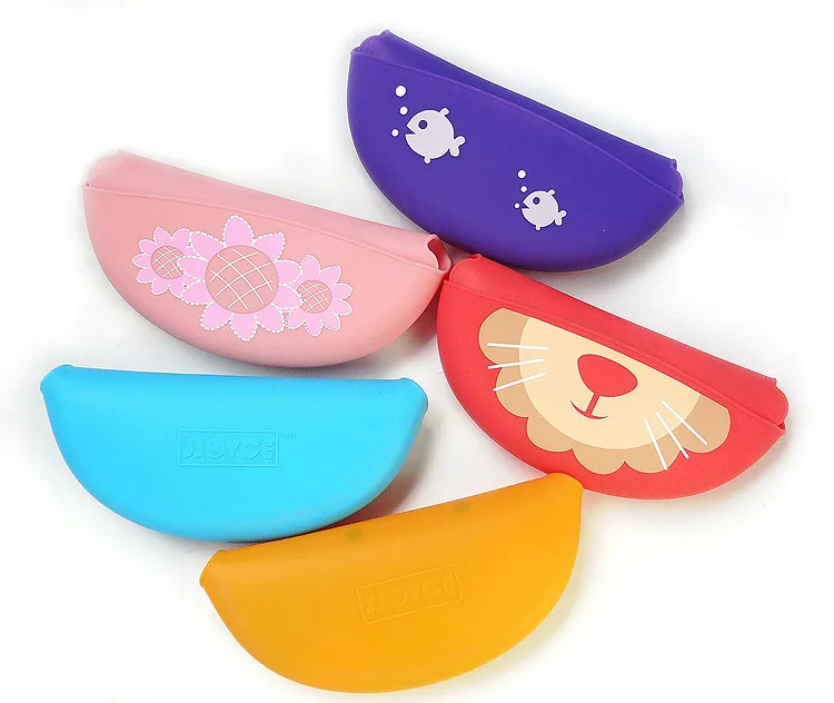 

Washable Non-toxic Adjustable Waterproof Silicone Children's Meals Pocket Bib Baby Bibs Soft Baby Bibs