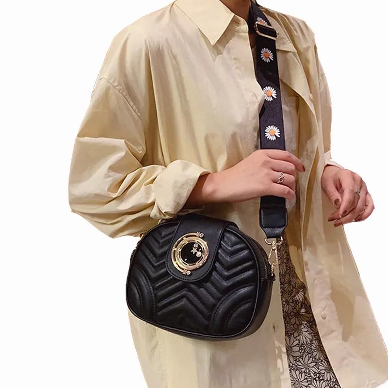 Полосатая плиссированная сумка через плечо 2020 Женская роскошная дизайнерская - Фото №1