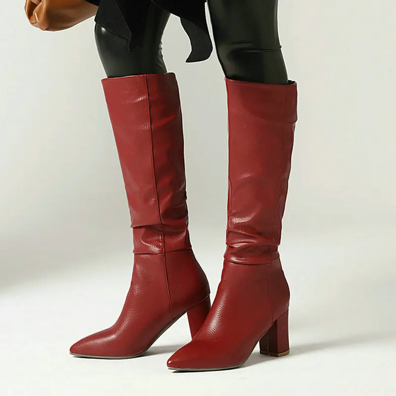 Женские сапоги до колена с острым носком без застежки на толстом высоком каблуке