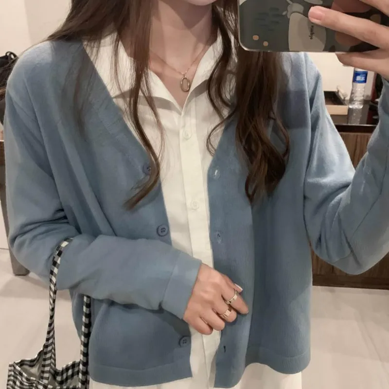 

Cardigan Women Solid Buttons V-neck Elegant Short Korean Leisure Casual Loose Sweater Coat All-match Vintage Daily Womens Spring