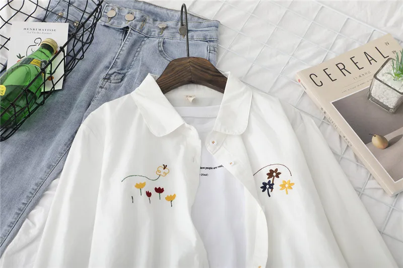 Women Blouses Shirts Tunic Womens Tops 2020 Womenswear Long Sleeve Clothing Button Up Down White Embroidery Flower New Fashion