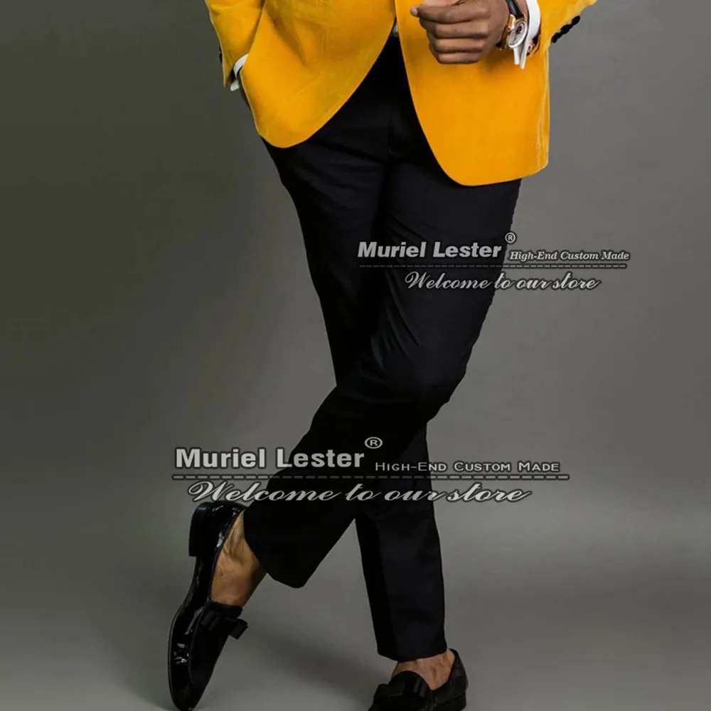 Золотые мужские костюмы приталенные бархатные блейзеры с черным Лапле + брюки из