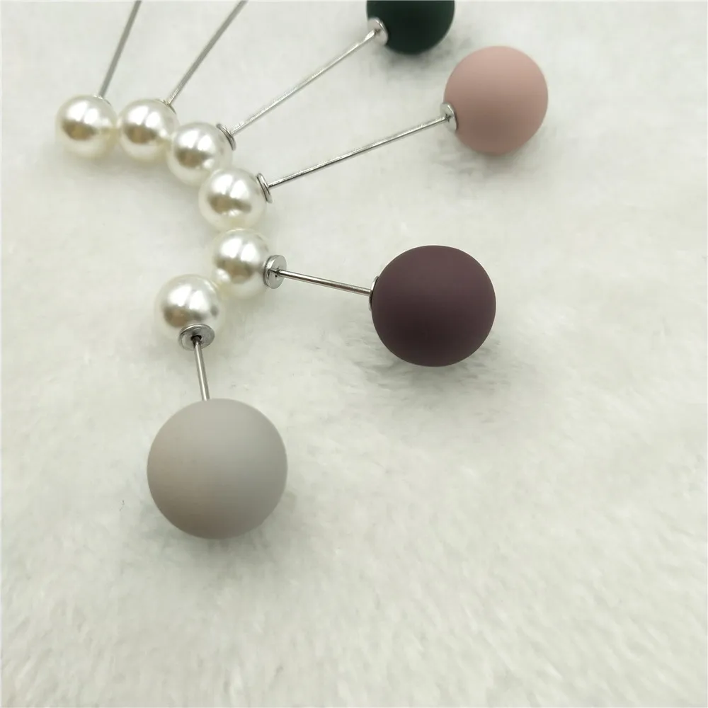 Женская брошь с имитацией жемчуга |