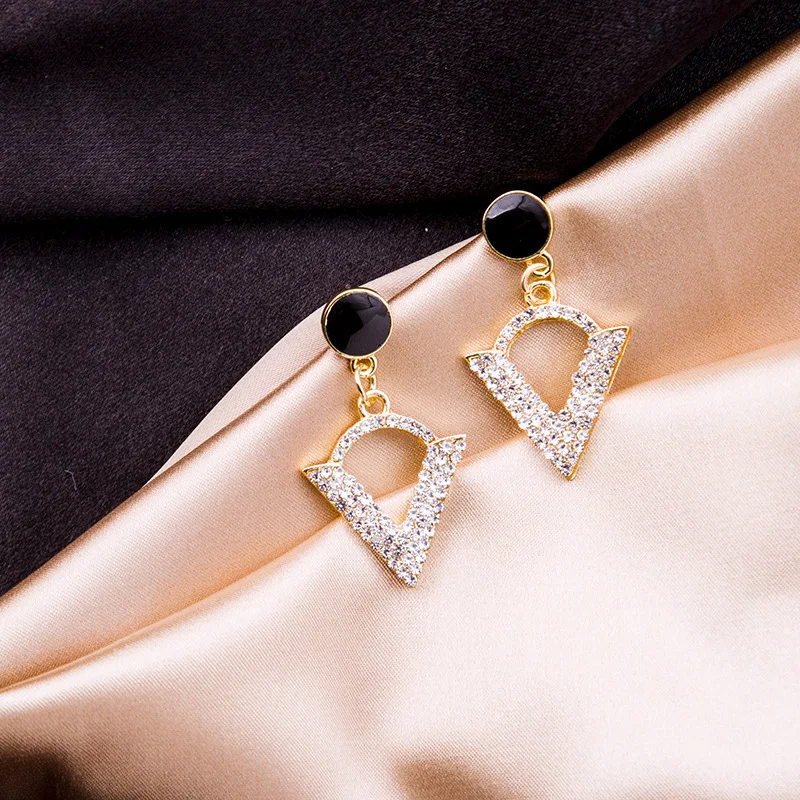 

Korean Version Of Creative Super Flash Geometric Earring Black Drops Of Oil And Gas Female Versatile Earrings