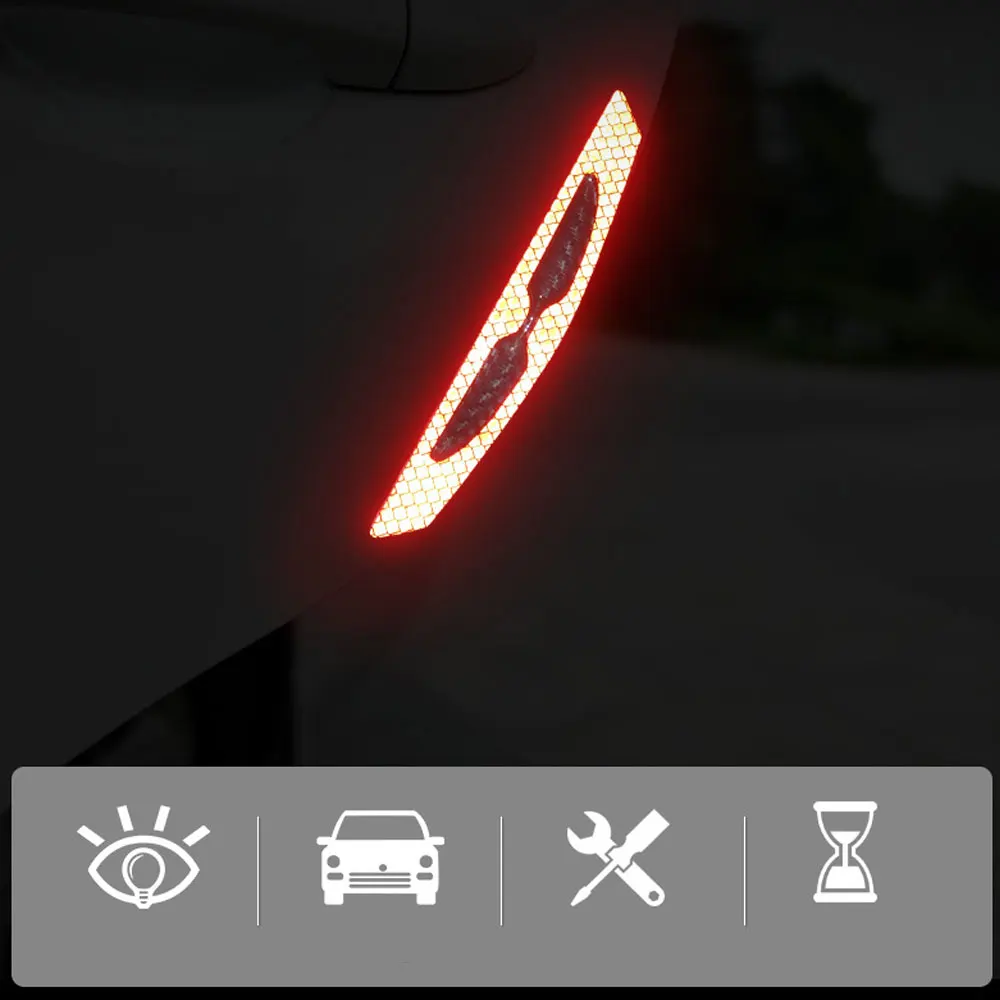 Наклейки на двери автомобиля для защиты от царапин и потертостей, обеспечивающие отражательную безопасность, из четырех штук.