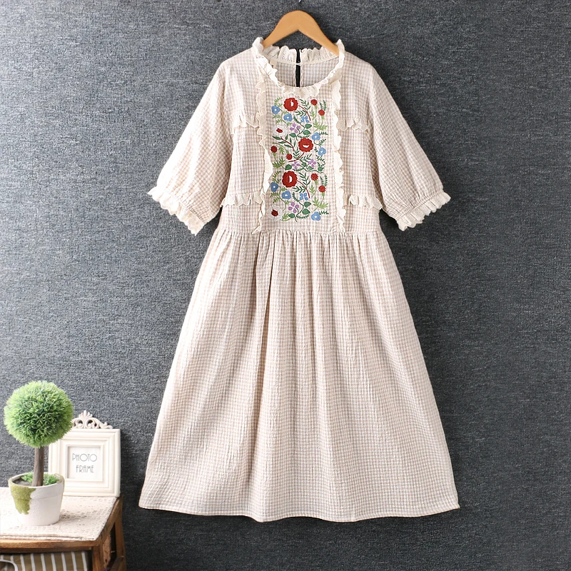 

Summer new Japan style fresh O neck embroidery flower Short Sleeve Plaid cotton hemp loose dress 6828
