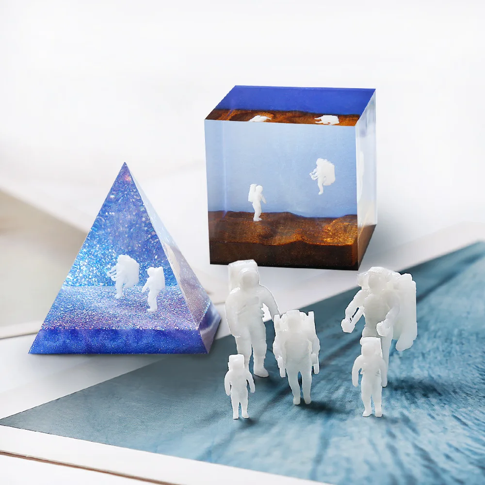 

Astronaut Model for resin UV Epoxy Handmade Craft DIY Accessories