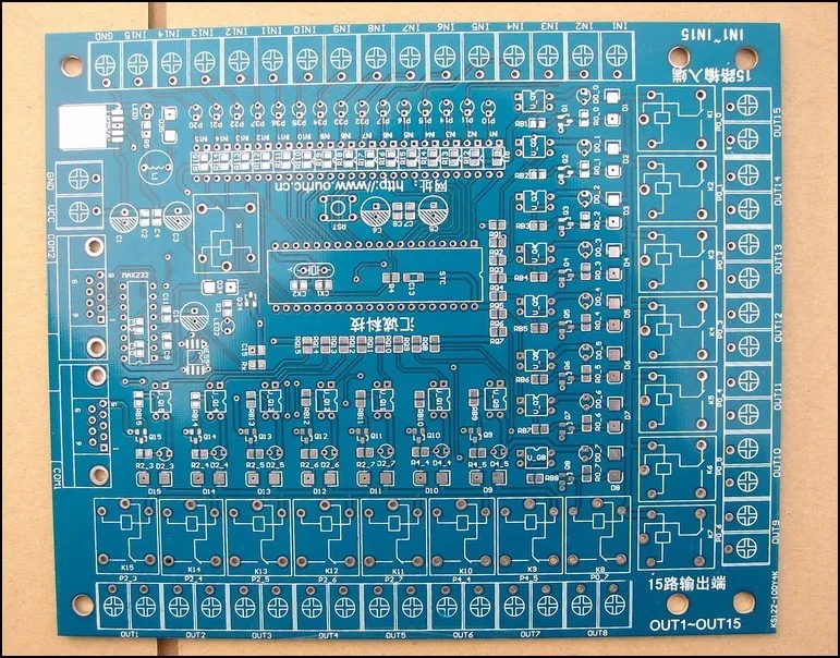 Пятнадцать двойных последовательных портов 12c5a60s2 один чип микрокомпьютер
