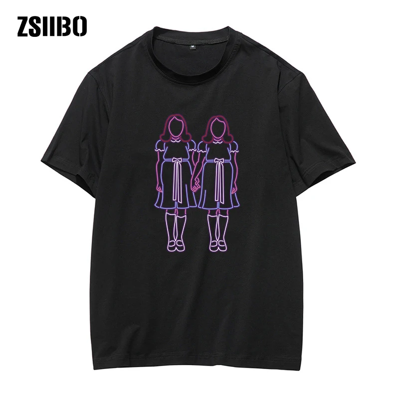 Футболка мужская в стиле хоррор фильмов блестящая с принтом близнецов