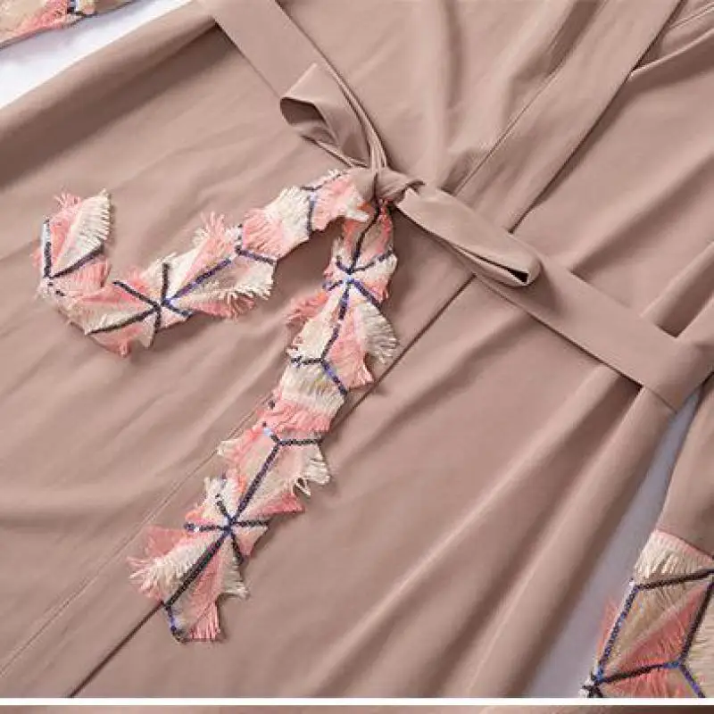 

Middle East Muslim New Fashion Geometric Stitching Lace Dubai Arab Cardigan Robe Muslim Woman Caftan Daily Casual Home Wear