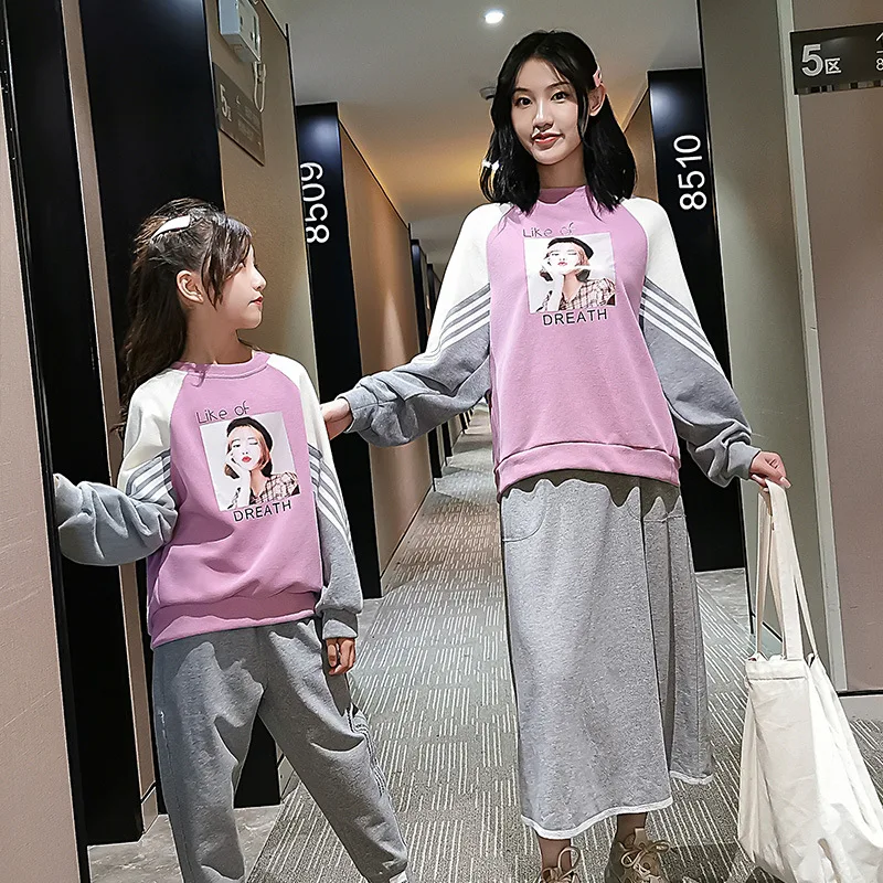 Осень 2019 модная семейная Одинаковая одежда толстовки Детские платья для девочек