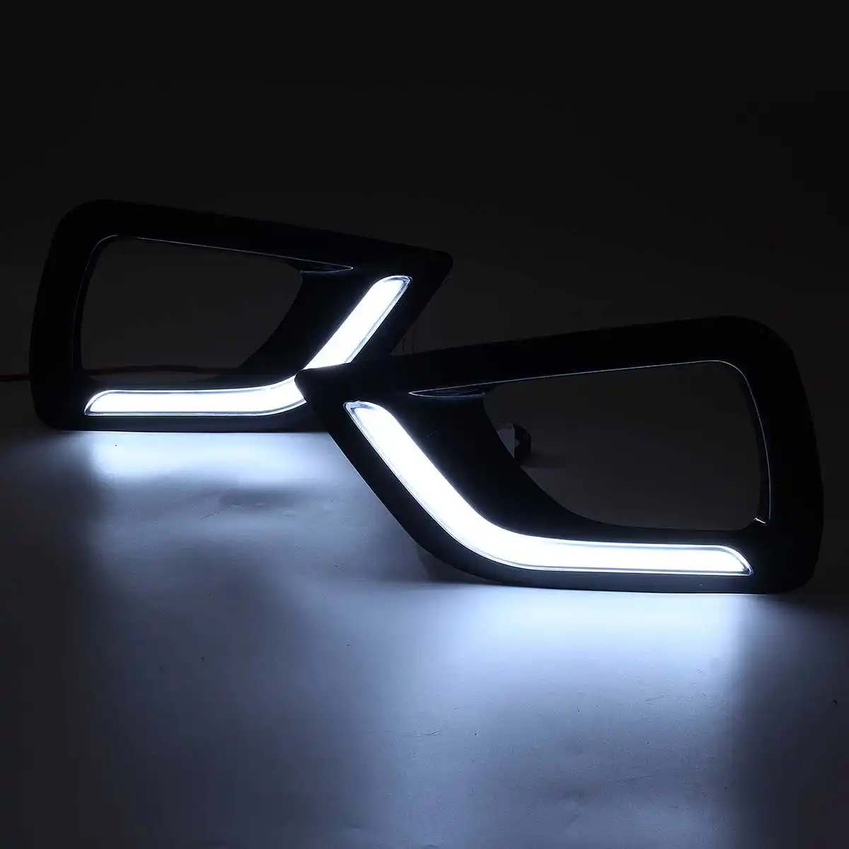 

2x LED DRL Daytime Running Fog Lights Lamp For Nissan Navara NP300 2015-2018 Shake-proof Dustproof Waterproof Corrosion resistan