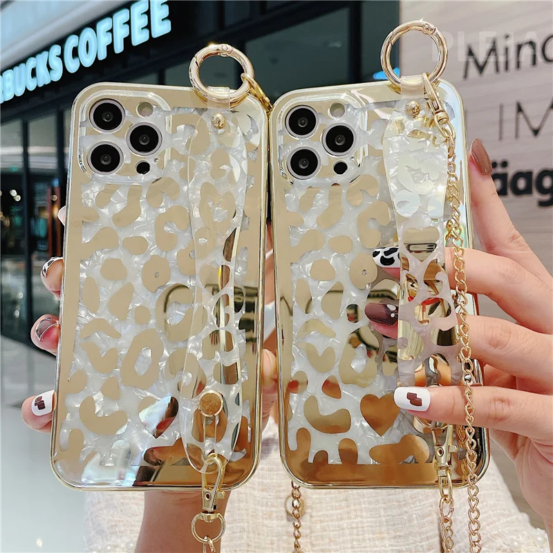 

Luxury Golden Leopard Wrist Stand Phone Case For iphone 14 13 12 11 Pro Max 7 8 Plus X XR XS Max Cute Shoulder Strap Chain Cover