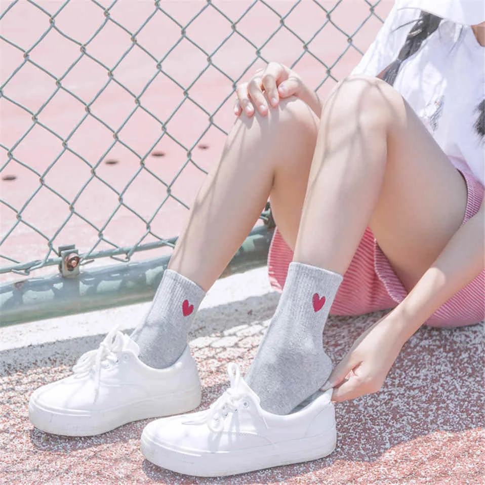 Новые хлопковые милые теплые носки с сердечками для женщин осенне-зимние