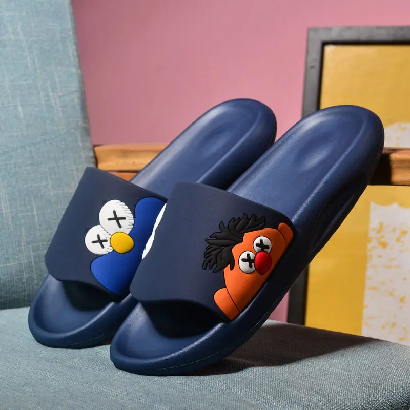 

2021 New Slippers Men Summer Unisex Bathroom Design Slipper Casual Cartoon Comfortable Indoor Slides Men zapatillas de casa