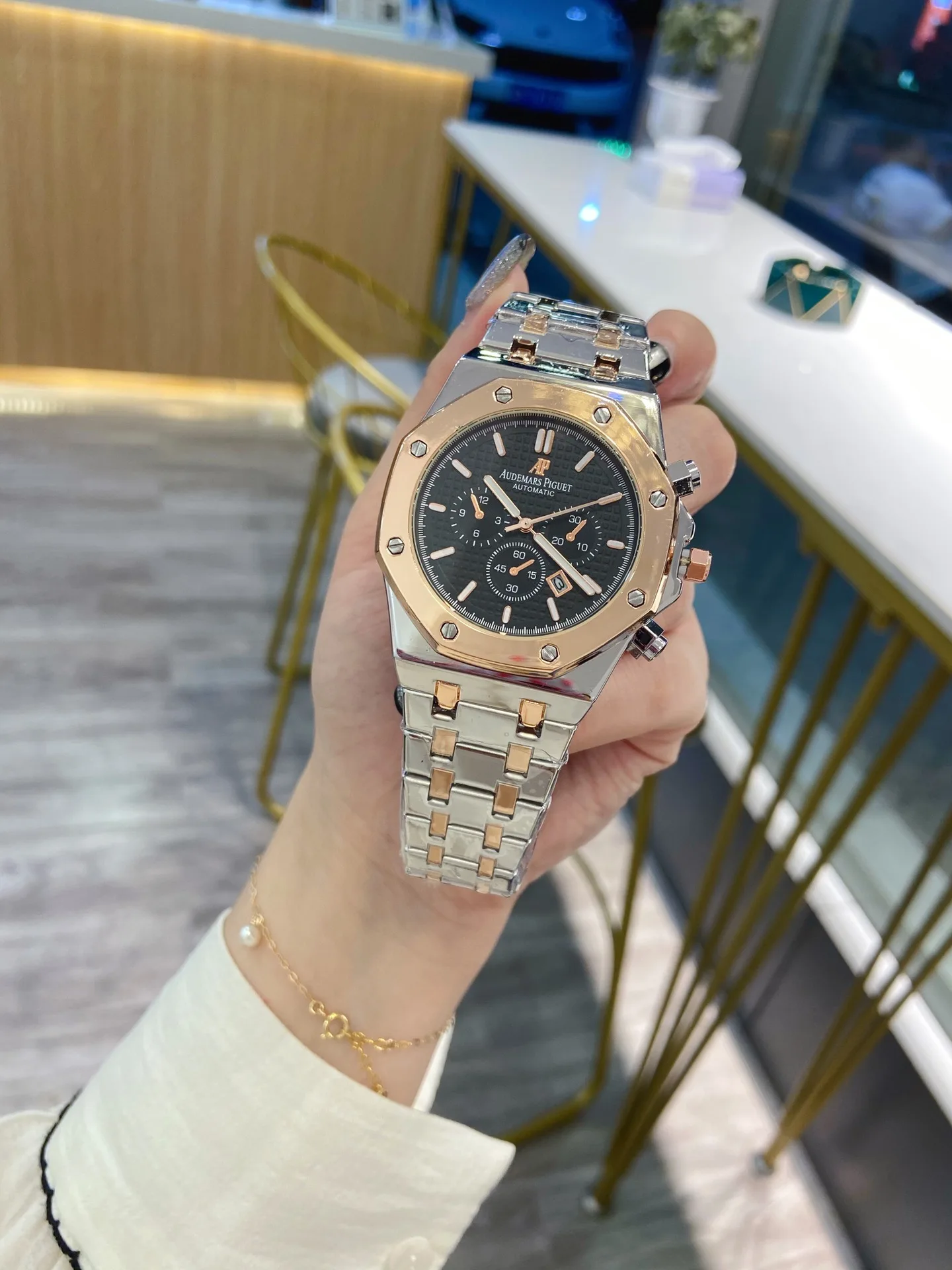 

New fashion classic men's high grade business watch waterproof watch wine barrel watch personality WATCH QUARTZ WATCH