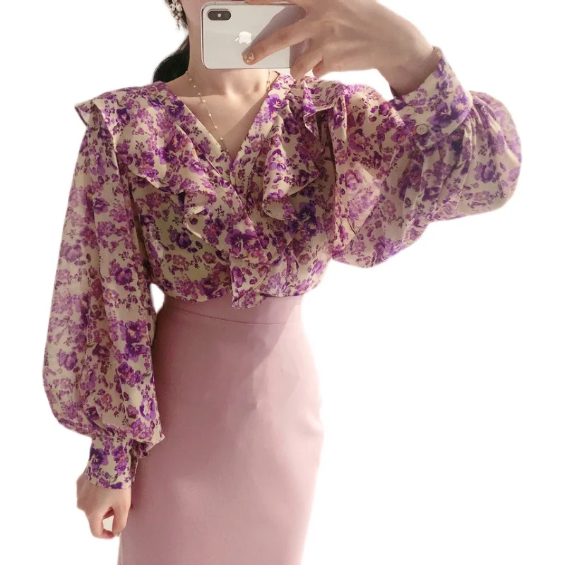 

Korean Early Spring Chic Flounce V-neck Cute Youth-Looking Puff Sleeve Floral Shirt + Sheath Skirt Suit