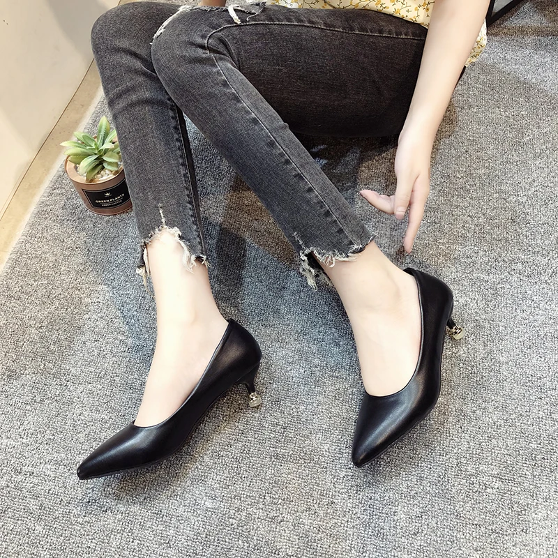 

2020 New Soft Leather Mid Heel Shoes Women's Shoes Kitten Heel Versatile Professional Work Shoes