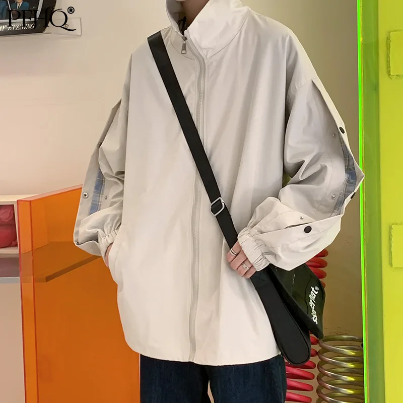 

Куртка мужская декорированная на пуговицах, на молнии, с отворотом