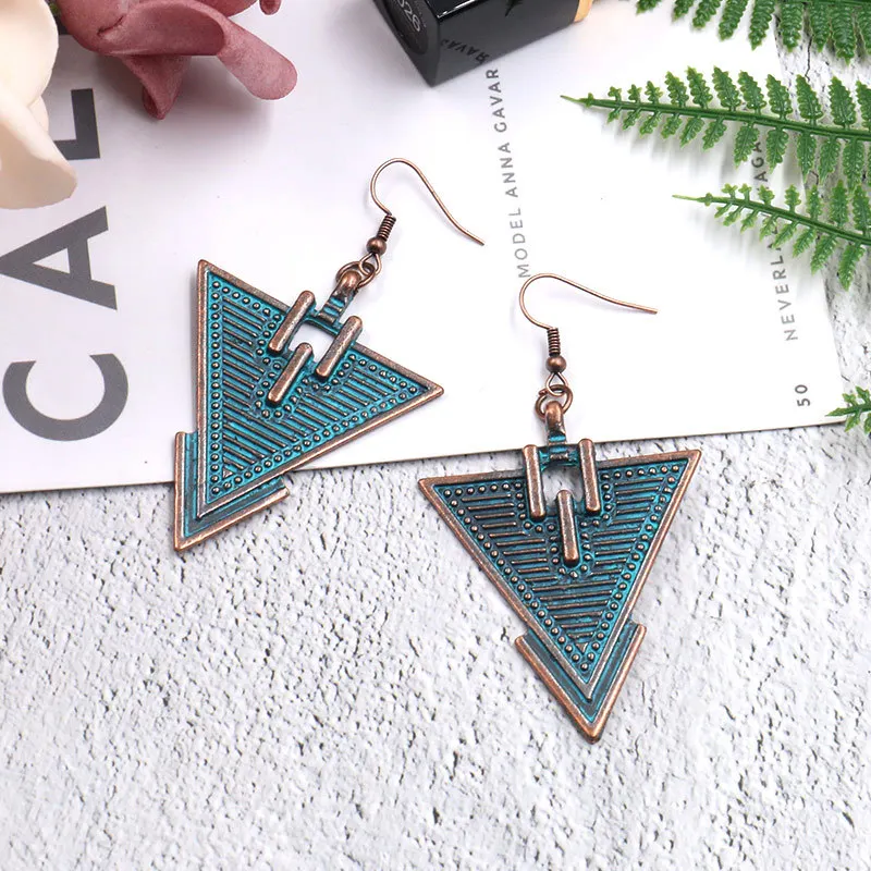 Богемные этнические треугольные серьги со стрелками ярь Медянка медные зеленые