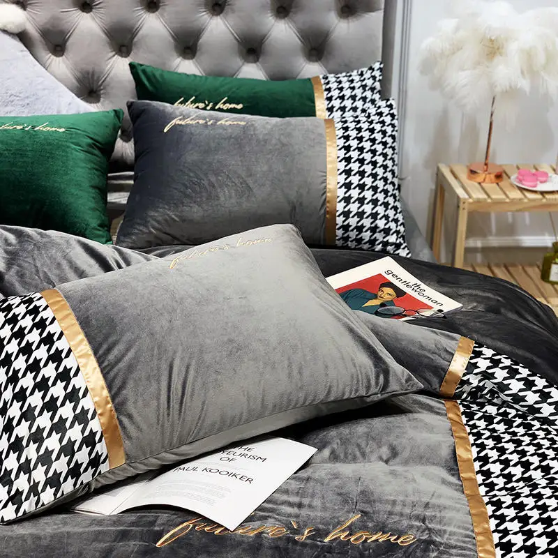 Комплект постельного белья из бархата Dove серо-черный клетчатый блестящий