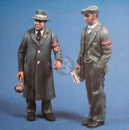 

1:35 resin assembled model scene layout World War II model 2 figures are unpainted New