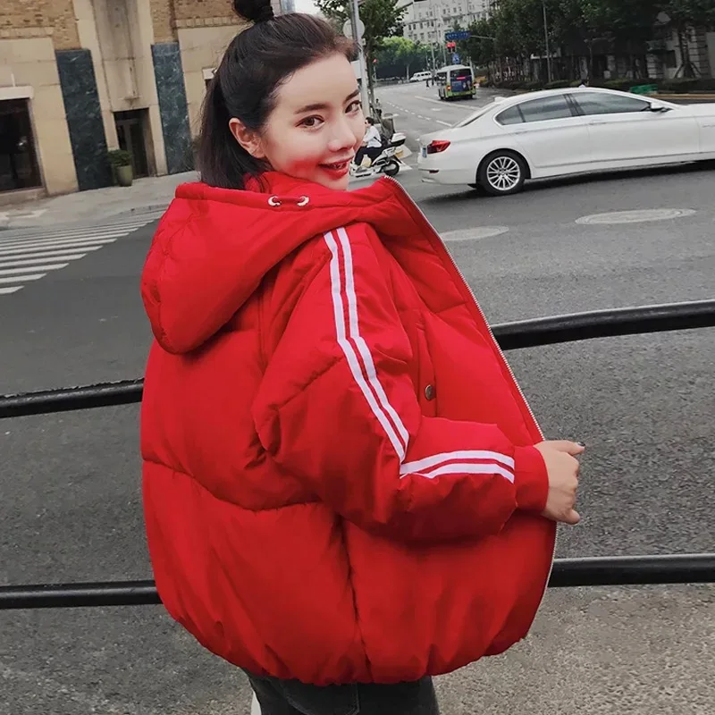 Короткая спортивная зимняя куртка Женская парка пальто пуховик больше размера