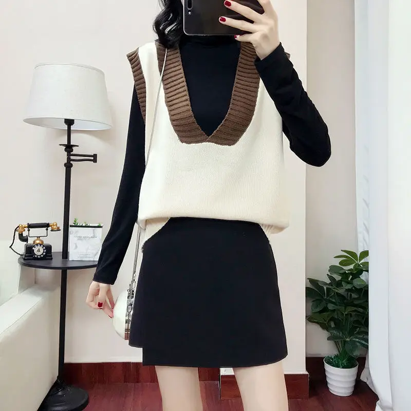 2020 spring and autumn v-neck knitted vest women wear retro new Korean loose student wild sleeveless sweater | Женская одежда