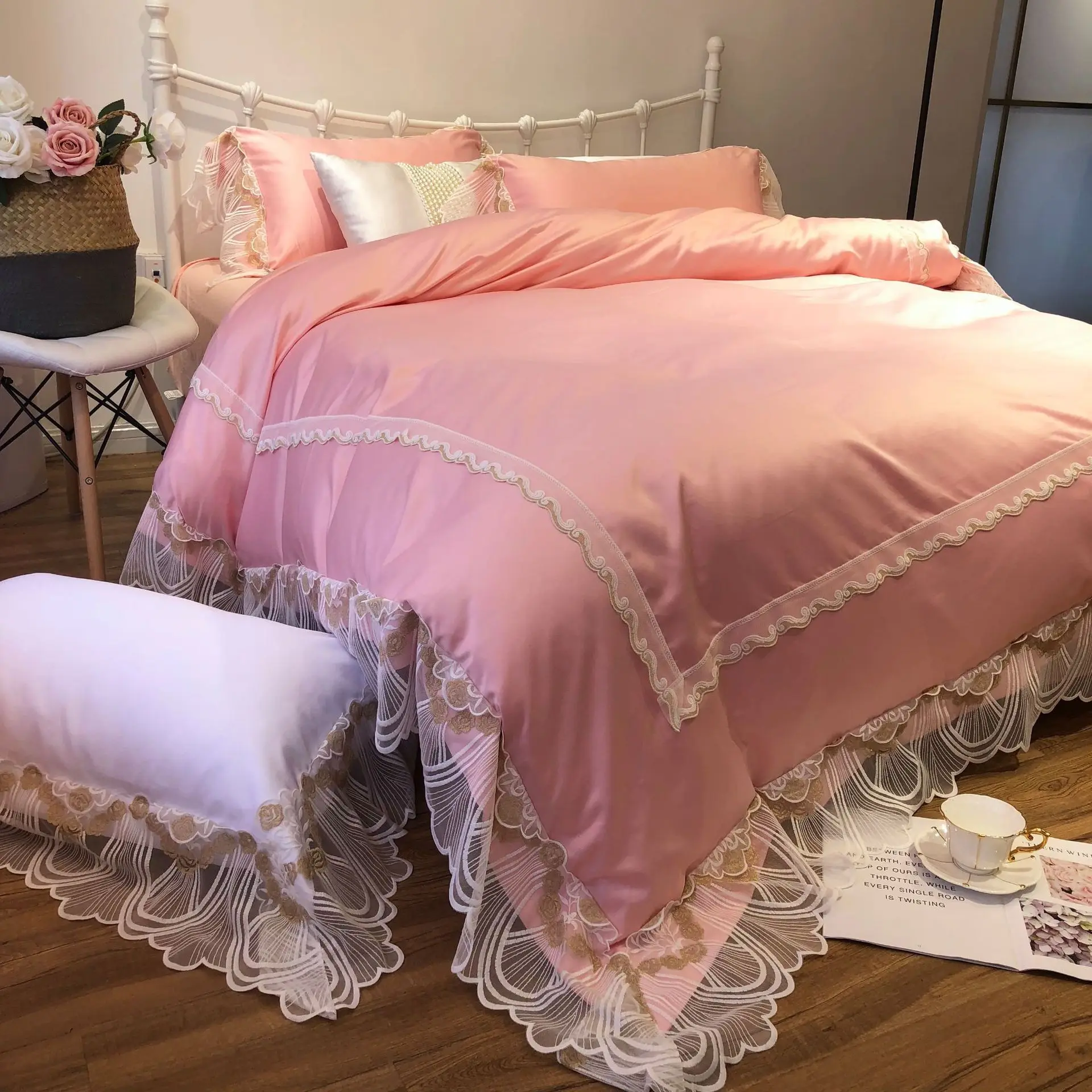 

Korean Style 60S Washed Silk Luxury Lace Solid Color 100% Cotton 4-Piece Set Bedding comforter set